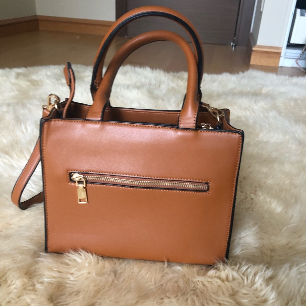handbag purse with detachable side strap NWOT